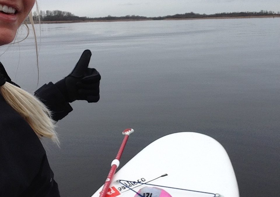 Winter SUP, perfectly still